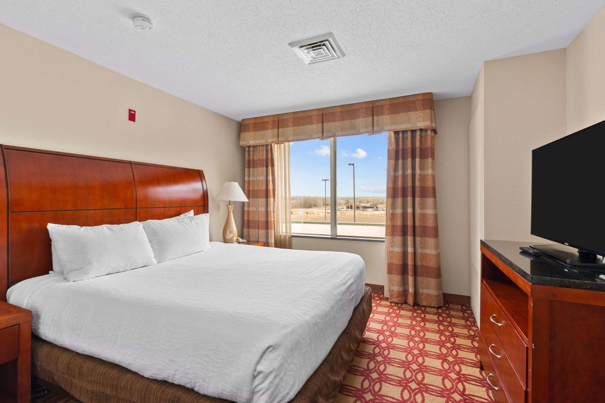 Hilton Garden Inn Starkville Exterior photo