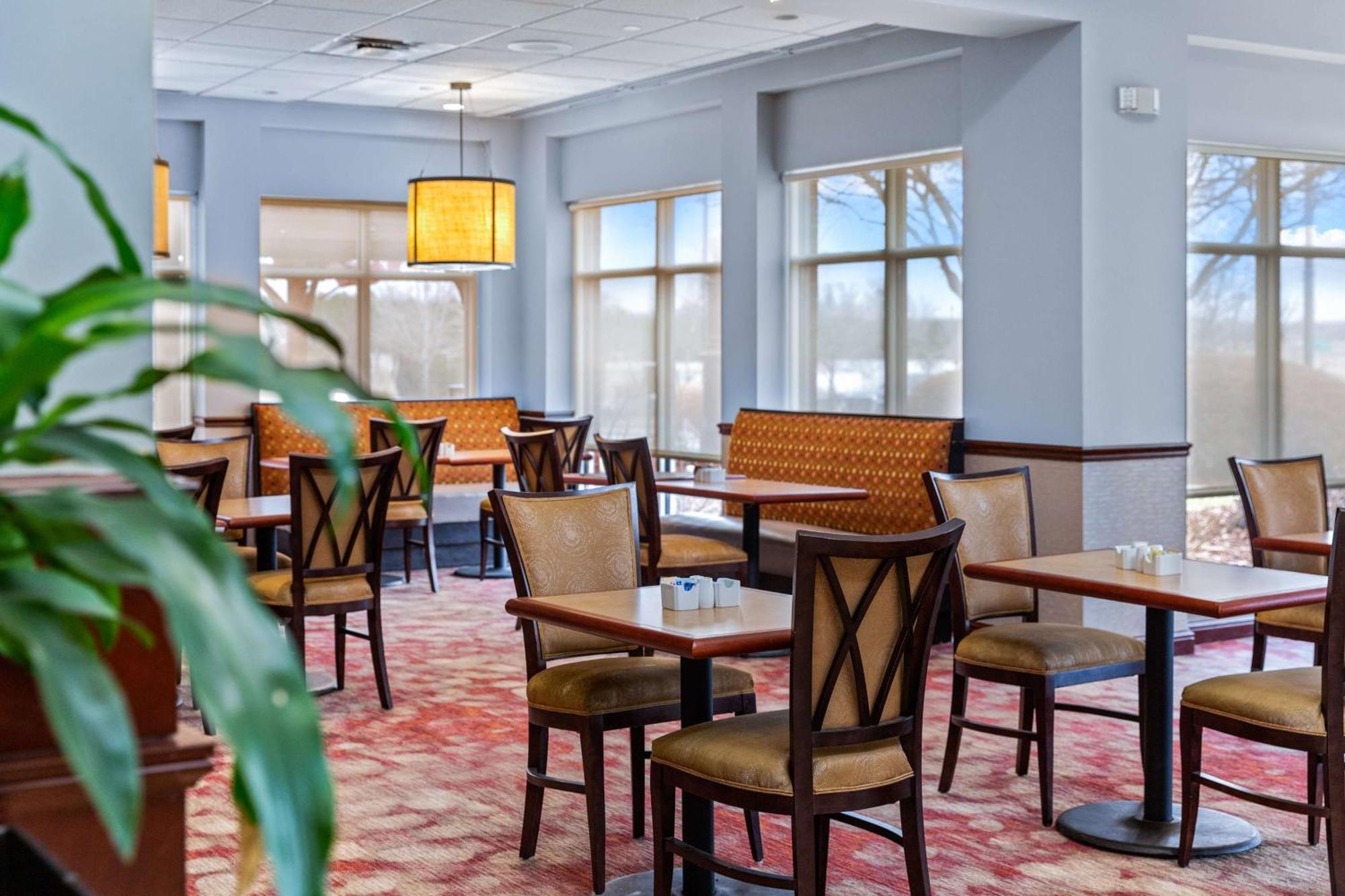 Hilton Garden Inn Starkville Exterior photo