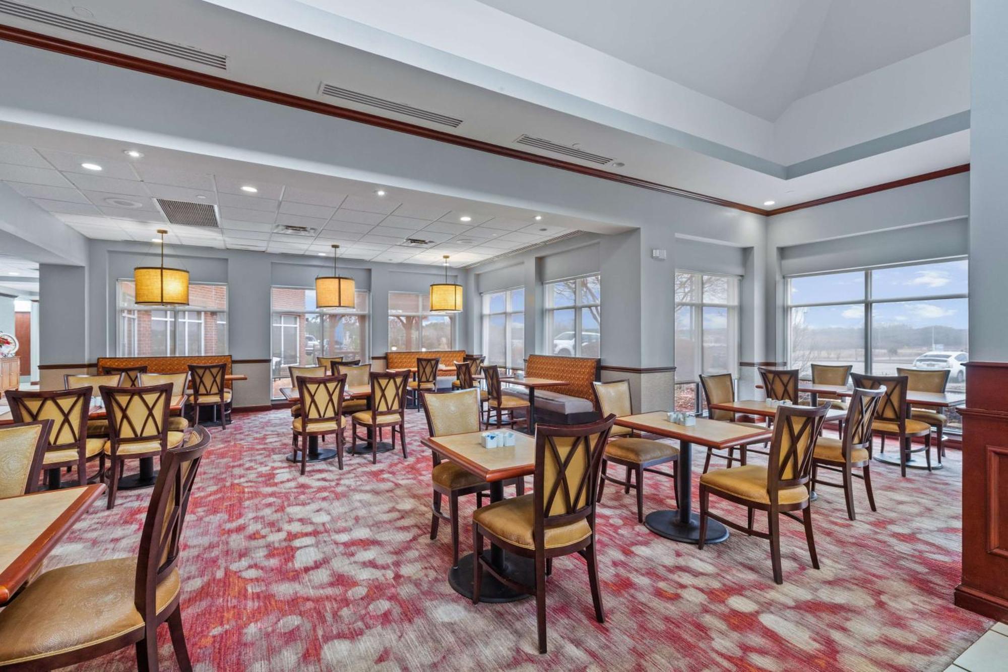 Hilton Garden Inn Starkville Exterior photo