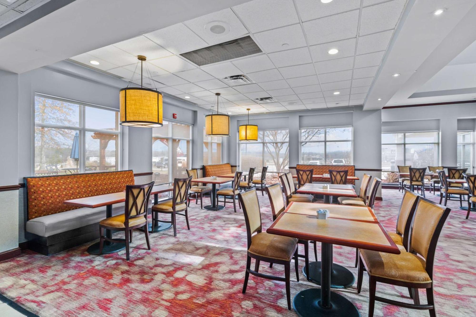 Hilton Garden Inn Starkville Exterior photo