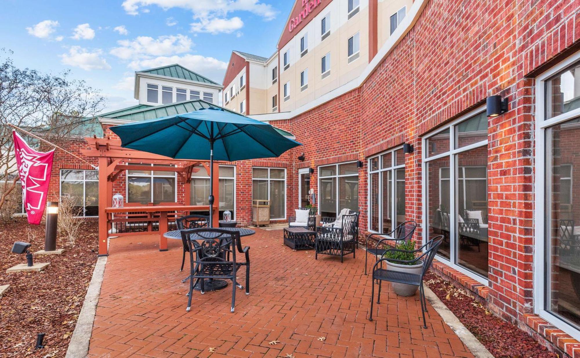 Hilton Garden Inn Starkville Exterior photo